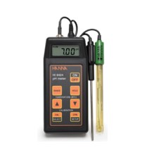 INCLUYE ESTUCHE DE TRANSPORTE, ELECTRODO DE PH CON CUERPO DE PEI, SONDA DE TEMPERATURA DE ACERO INOXIDABLE, SOBRES CON SOLUCIÓN DE CALIBRACIÓN Y DE 